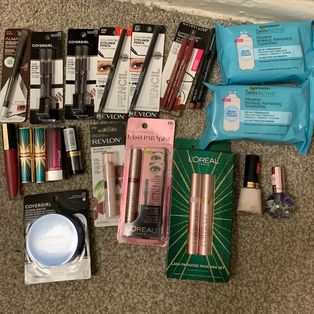 Makeup Bundle!!